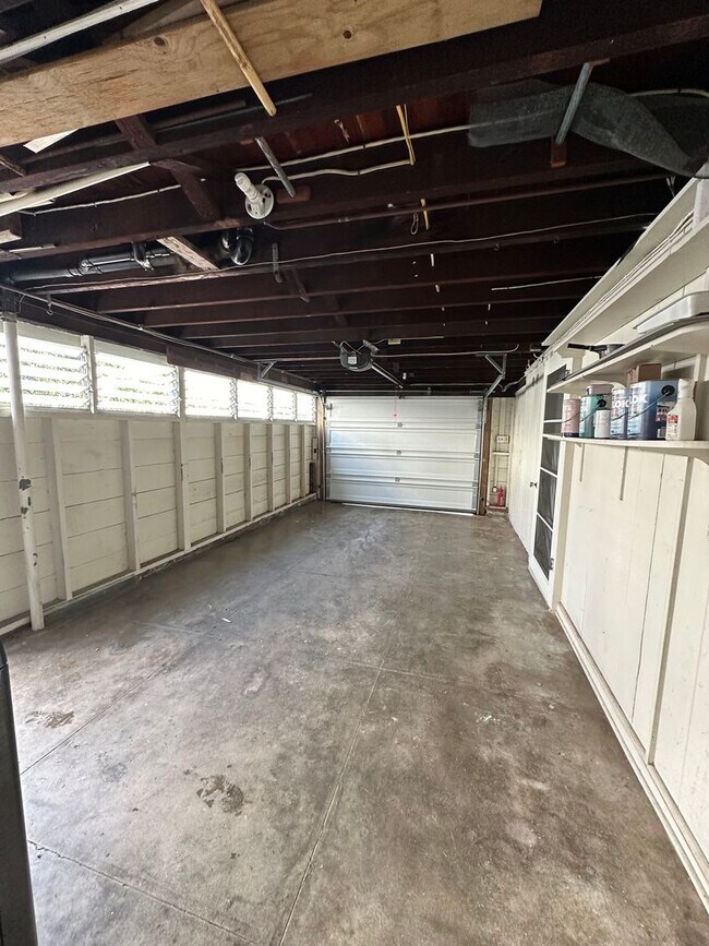 Building Photo - Upgraded Studio w/ Extra Room and Enclosed...