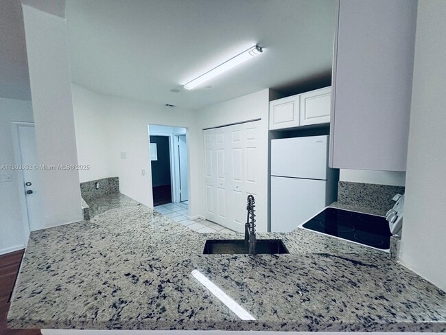 Foto del edificio - 3453 NW 44th St