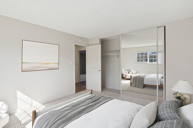 Building Photo - Los Gatos Landing