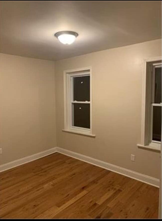 Building Photo - 5 Bedroom House for Rent