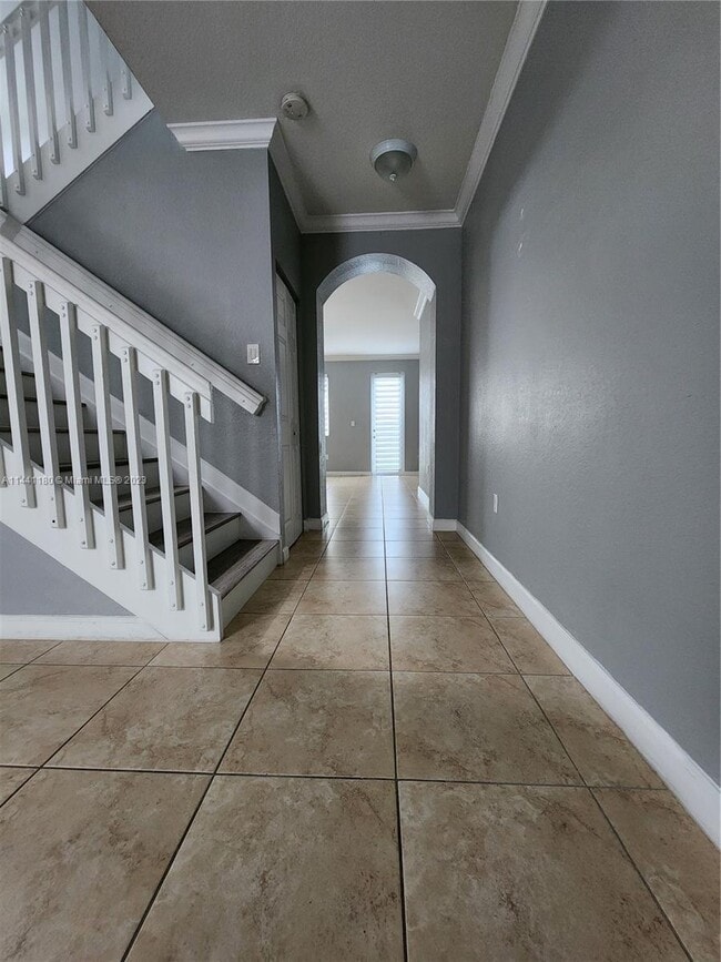 Building Photo - 362 NE 31st Terrace