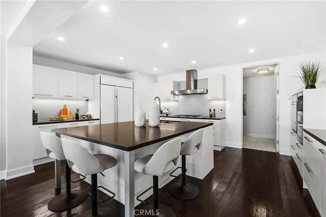 Building Photo - 432 N Oakhurst Dr