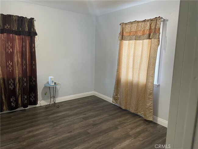 Foto del edificio - 17443 Cohasset St