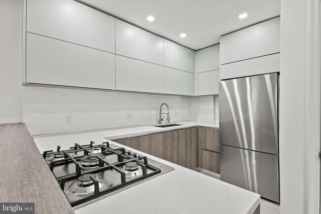 Building Photo - 1807 41st Pl SE