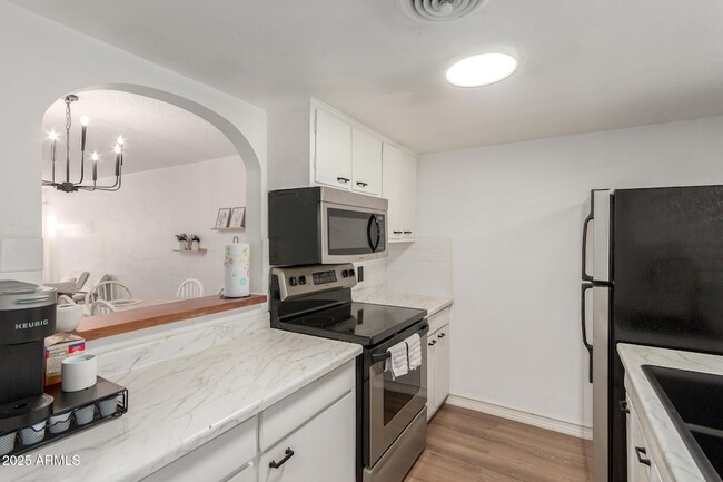 Building Photo - 4701 N 68th St