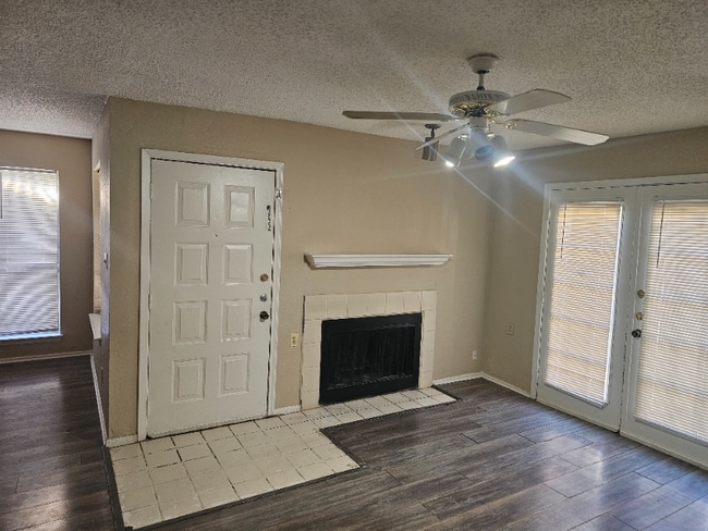 Photo - 9605 Walnut St Apartment