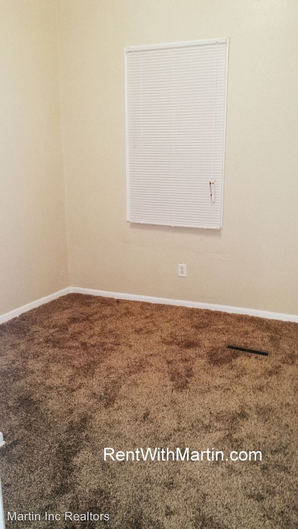 Foto del edificio - 225 E Mullan Ave