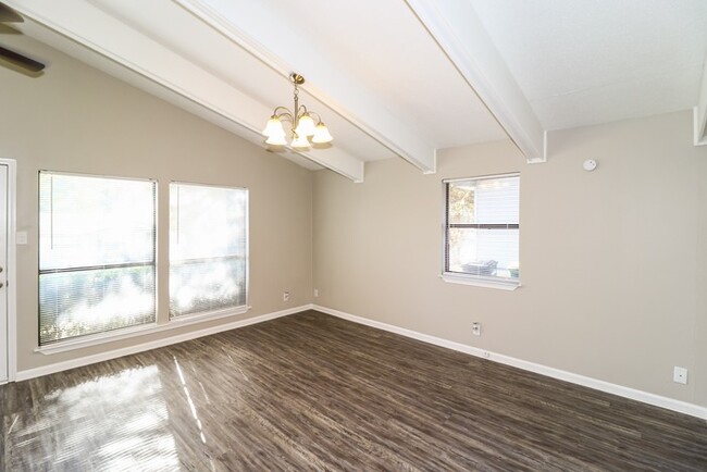 Building Photo - Gorgeous 3 Bedroom in Sherwood, AR!