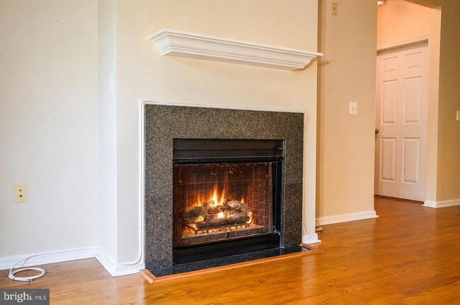 Building Photo - 2765 Centerboro Dr