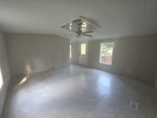 Foto del edificio - 1527 Middlepen Rd SE