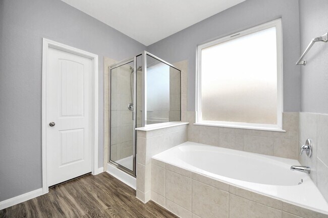 Foto del edificio - 2335 Spring Hollow Dr