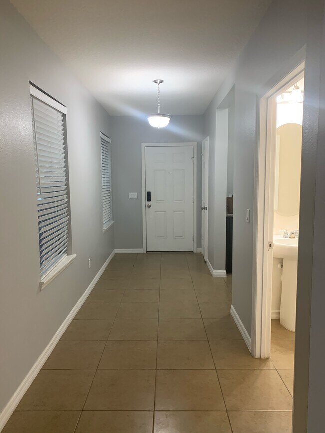 Foto del edificio - 2744 Stanwood Dr