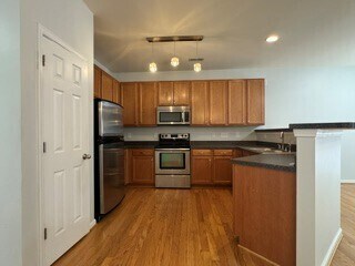 Building Photo - 1401 Stone Manor Dr