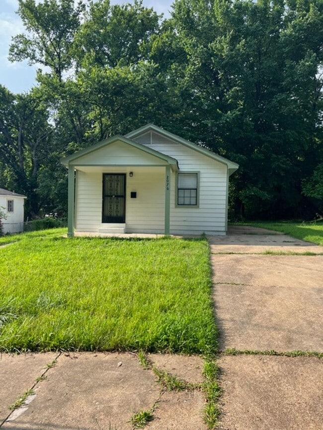 Building Photo - 2076 Goff Ave