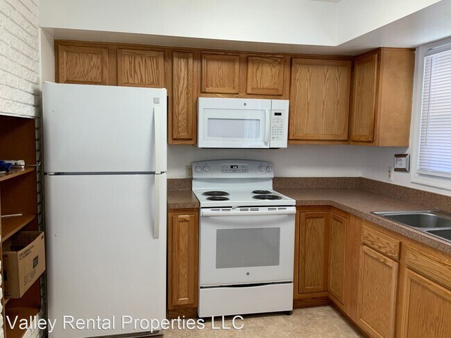 Foto del edificio - 3 br, 2 bath House - 805 Cedar Creek Grade