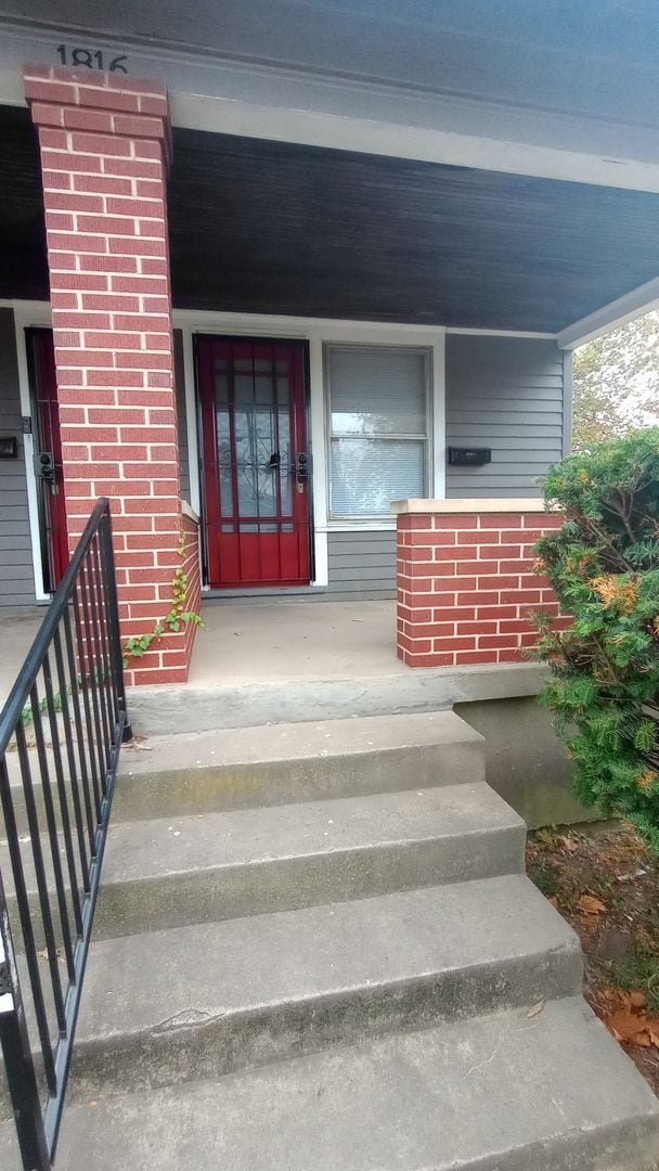 Foto del edificio - 1816 Woodlawn Ave