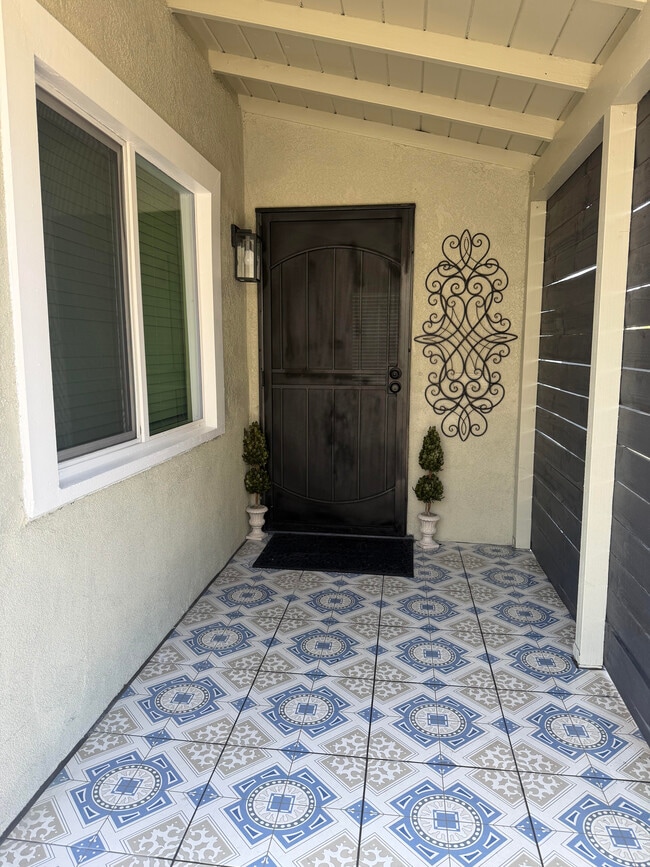 Foto del edificio - 16222 Eucalyptus Ave