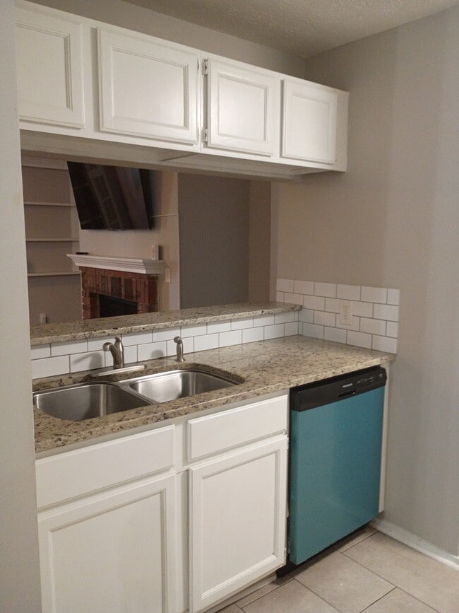 Building Photo - 5556 Mountain Springs Cir