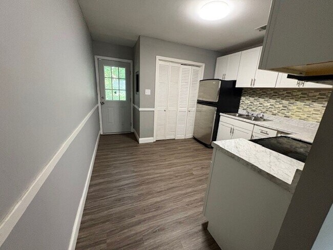 Foto del edificio - 145 Pierce Ave