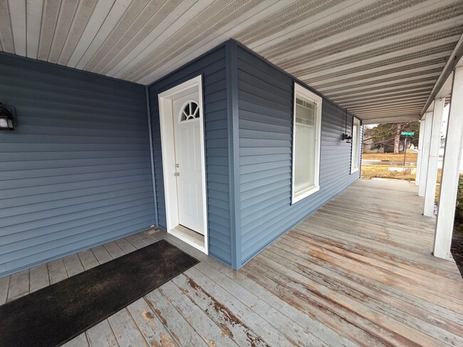 Building Photo - 1353 W Grand Ave