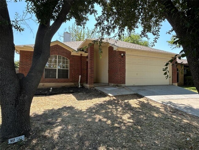 Foto del edificio - 2000 Holly Springs Dr