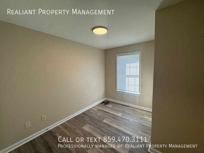 Building Photo - 304 Parker Pl