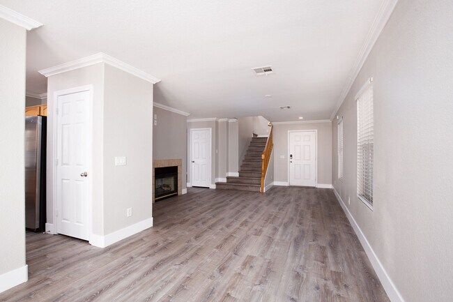 Foto del edificio - Summerlin four bedroom with pool/spa