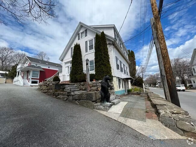 Building Photo - 40 Townsend Ave