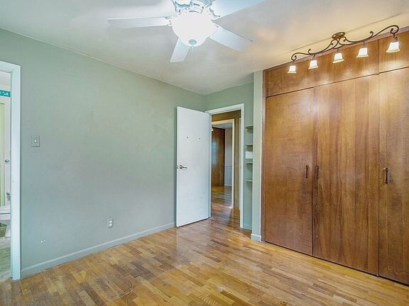 Foto del edificio - 30830 Lincoln Dr