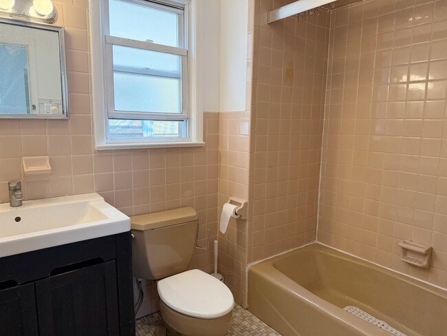 Building Photo - 269 Avenue B