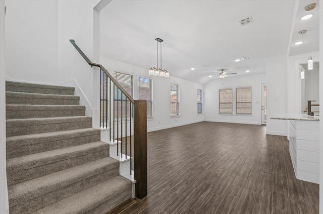 Foto del edificio - 1004 Rebecca Dr