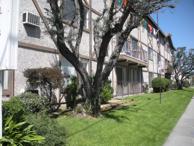 Primary Photo - Green Court Apartments