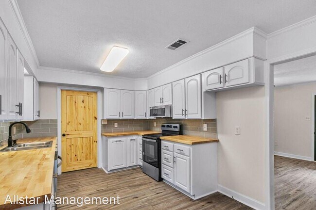Building Photo - 4 br, 2 bath House - 359 Eastwood Avenue