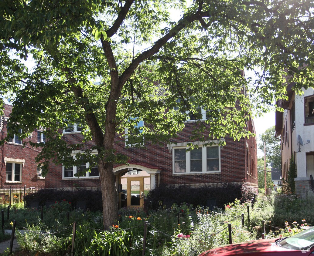 Building Photo - 3107 12th Ave S