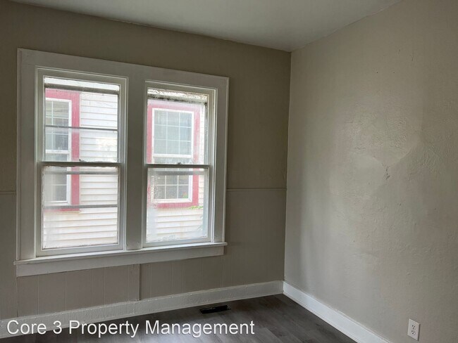Foto del edificio - 2 br, 1 bath House - 1106 N Grand Ave E