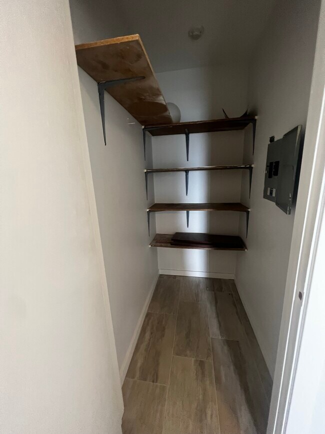 Photo du bâtiment - 9527-998A 98a Ave