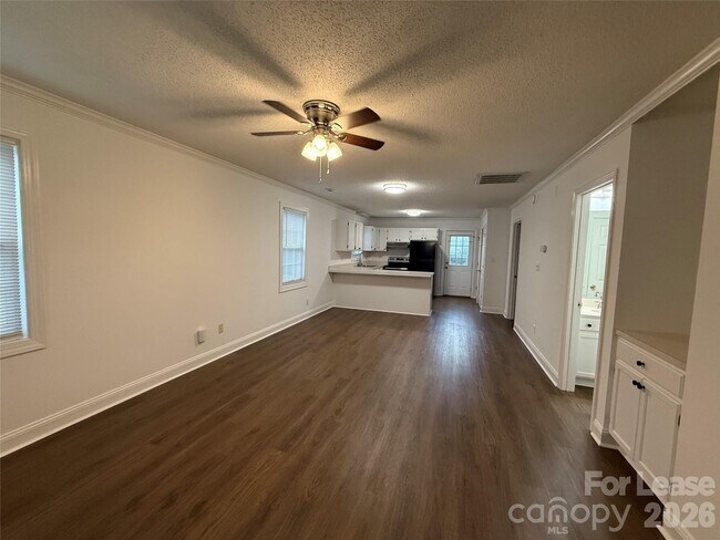 Foto del edificio - 131 McKendree Rd