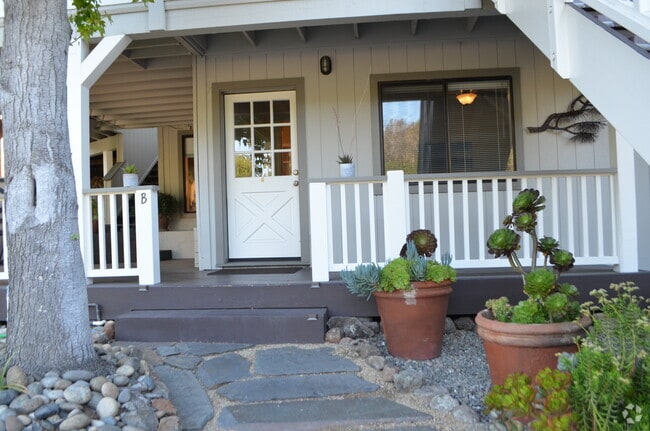 Building Photo - 10233 Soquel Dr