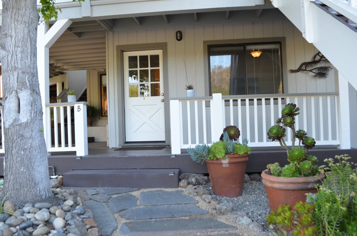 Primary Photo - 10233 Soquel Dr