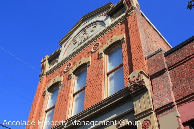 Building Photo - 2 br, 2 bath House - 109 West Third Ave #201