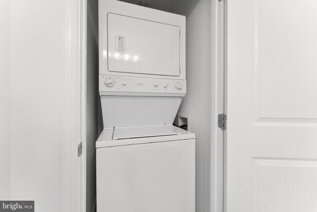 Foto del edificio - 155 Potomac Passage