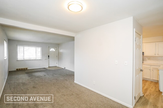 Building Photo - 4656 Linda Dr