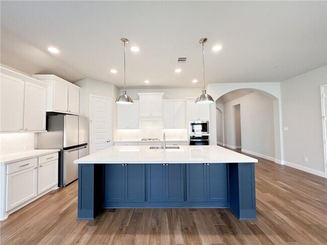Foto del edificio - Stunning 4/BR 3.5/BA Home for Rent in Lean...