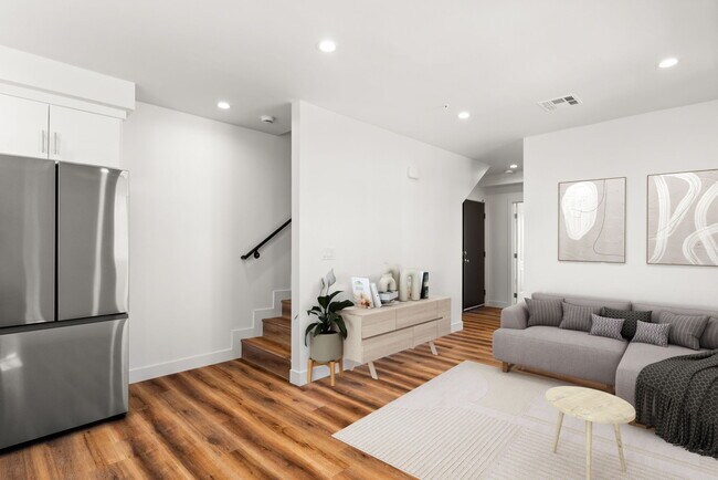 Foto del edificio - 3909 Montclair St