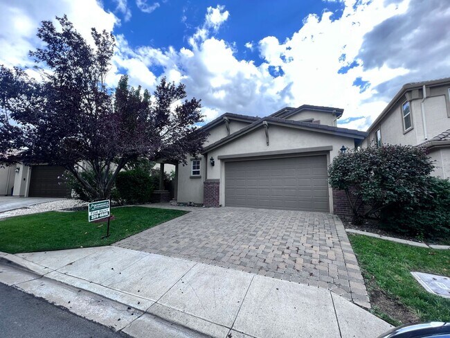 Foto del edificio - 590 Roseben Dr