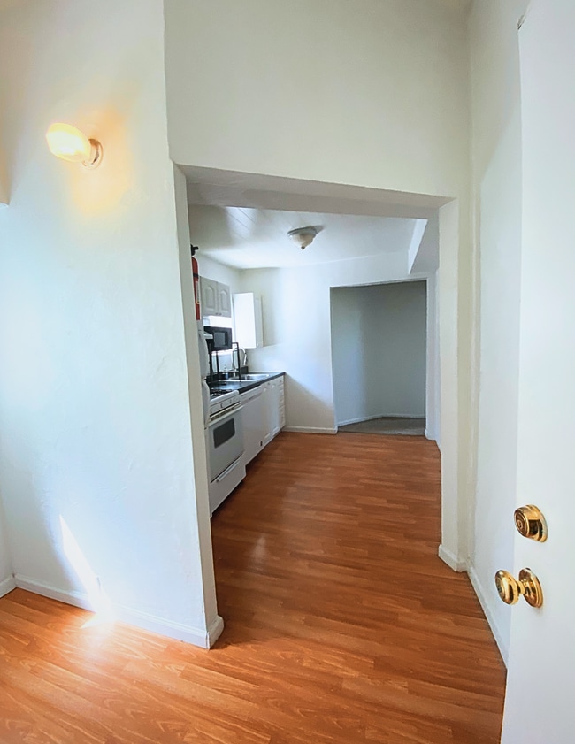 Entrance - 514 Ivy St