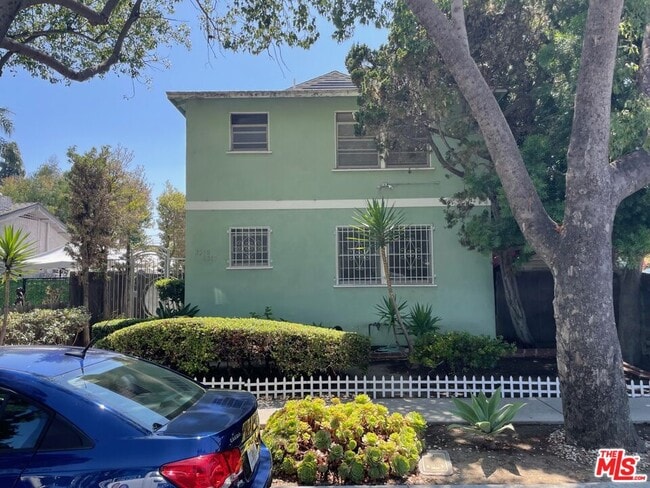 Foto del edificio - 3315 Caroline Ave