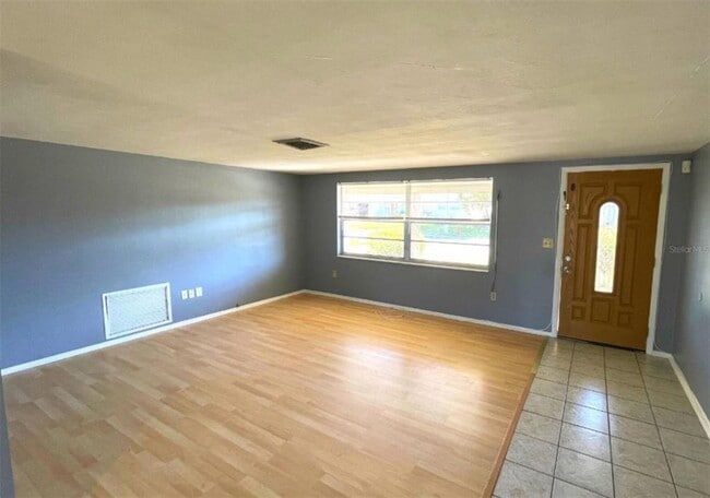 Building Photo - 7335 Ashwood Dr