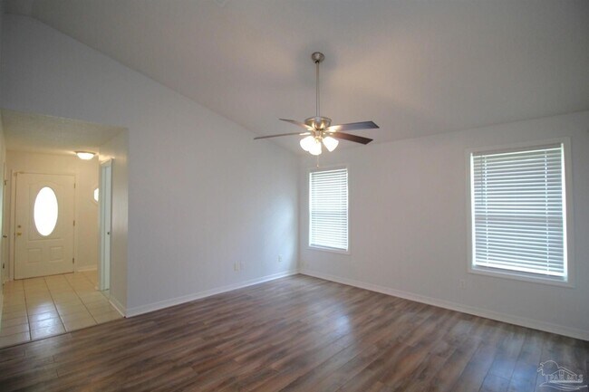 Foto del edificio - 7679 Old Hickory Dr