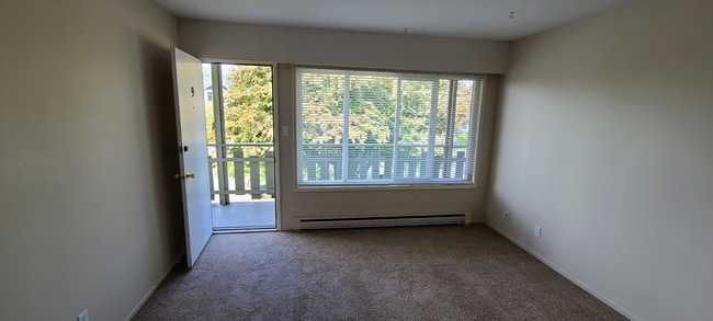 Building Photo - 1006 Tolmie Ave